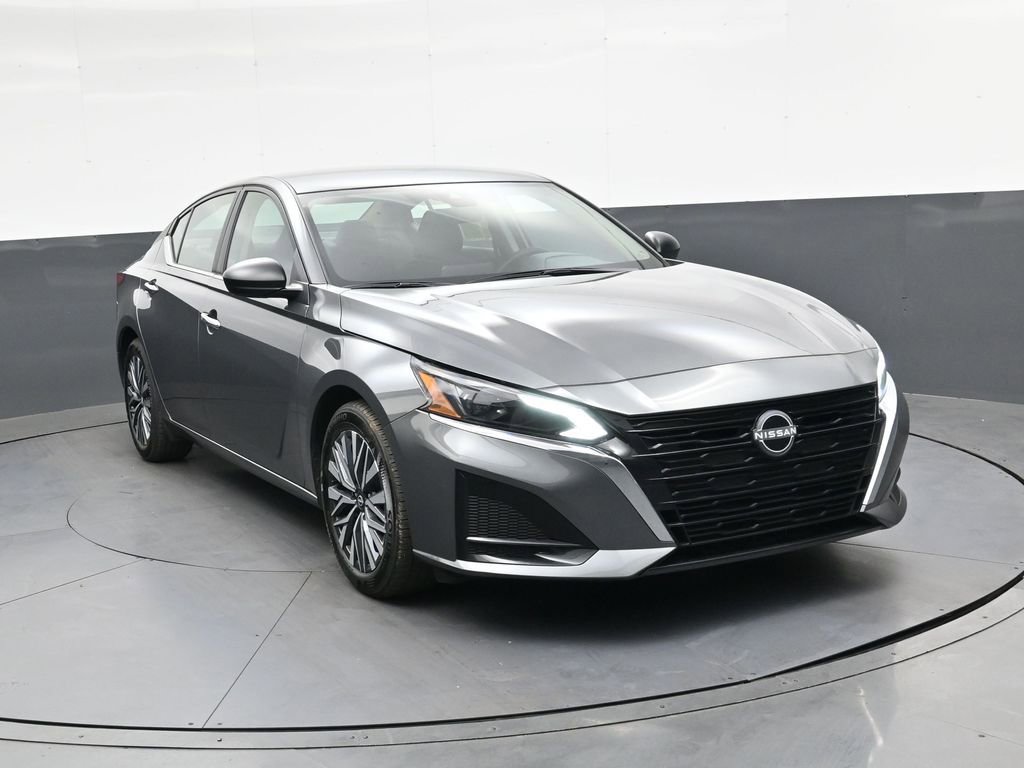 Used 2025 Nissan Altima 2.5 SV