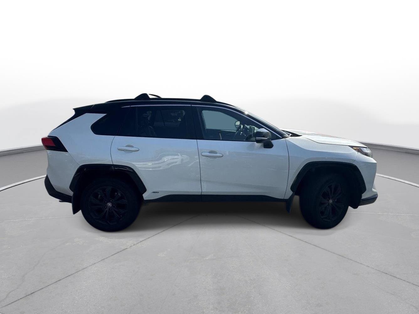 Used 2022 Toyota RAV4 XSE AWD/4WD image 5