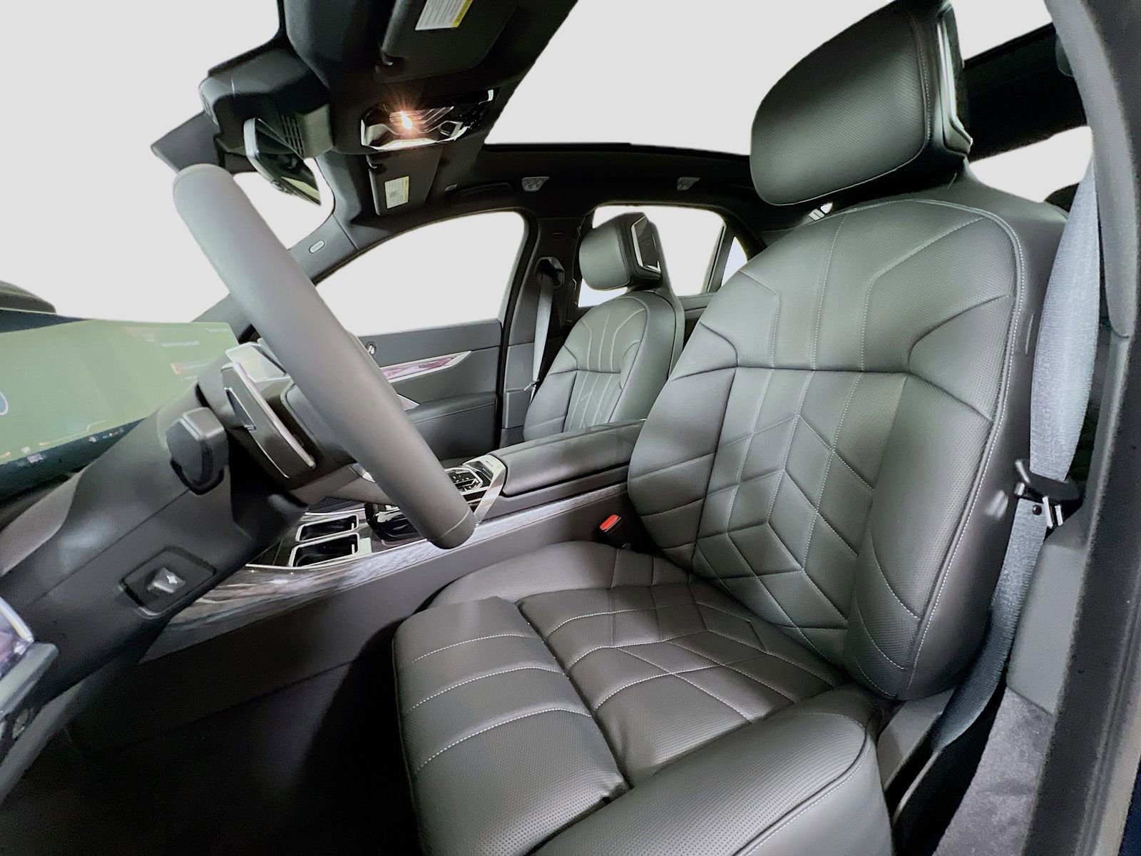 New 2025 BMW 760i xDrive image 12