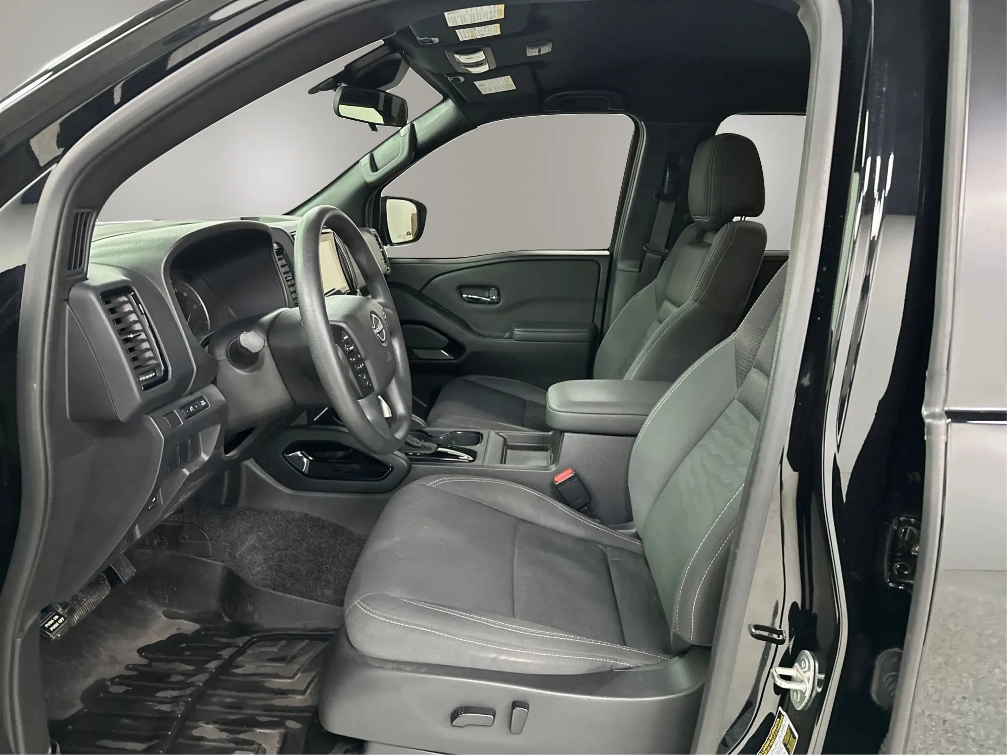 Used 2023 Nissan Frontier SV w/ Midnight Edition Package AWD/4WD image 9