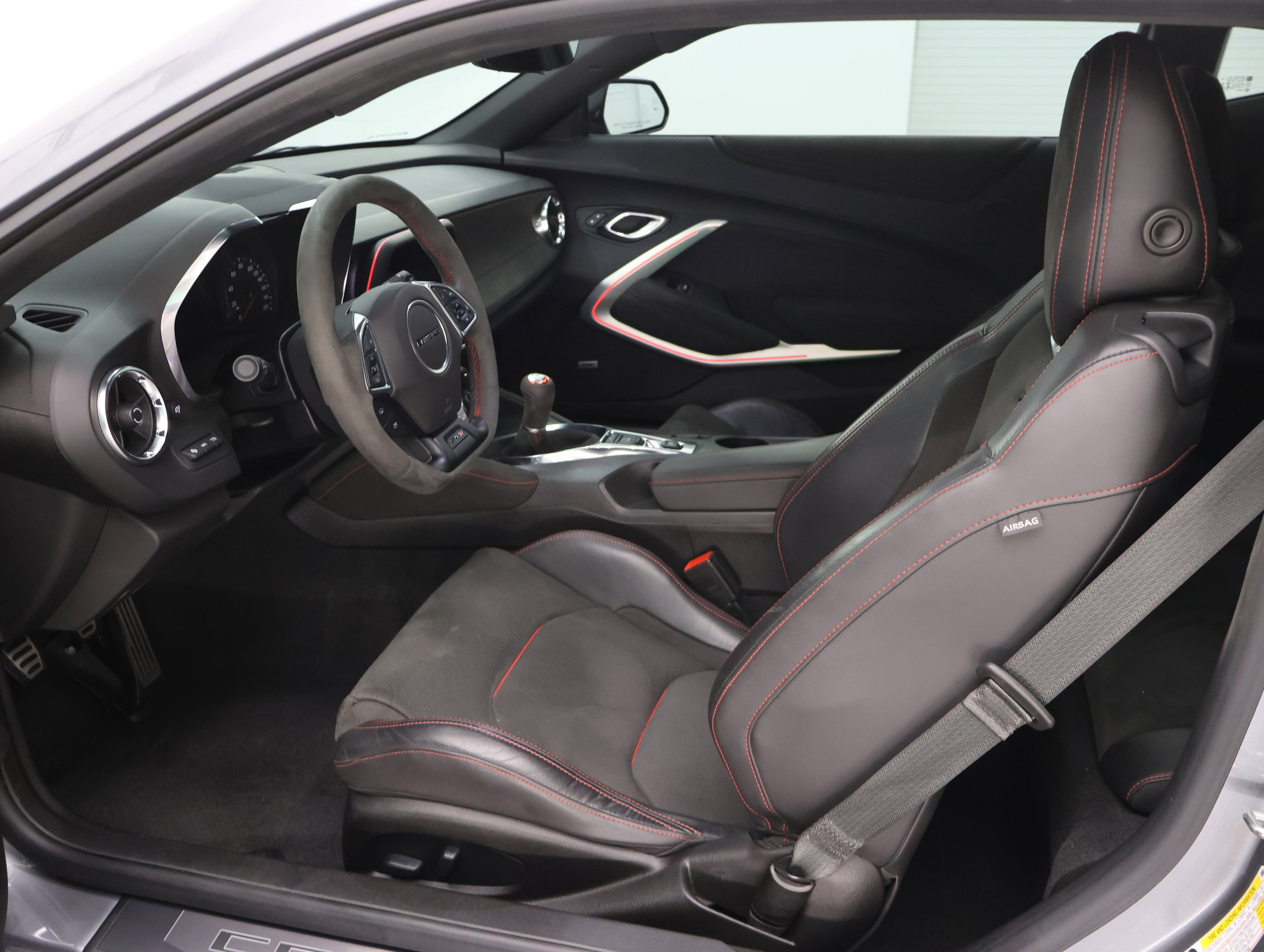Used 2021 Chevrolet Camaro ZL1 RWD image 8