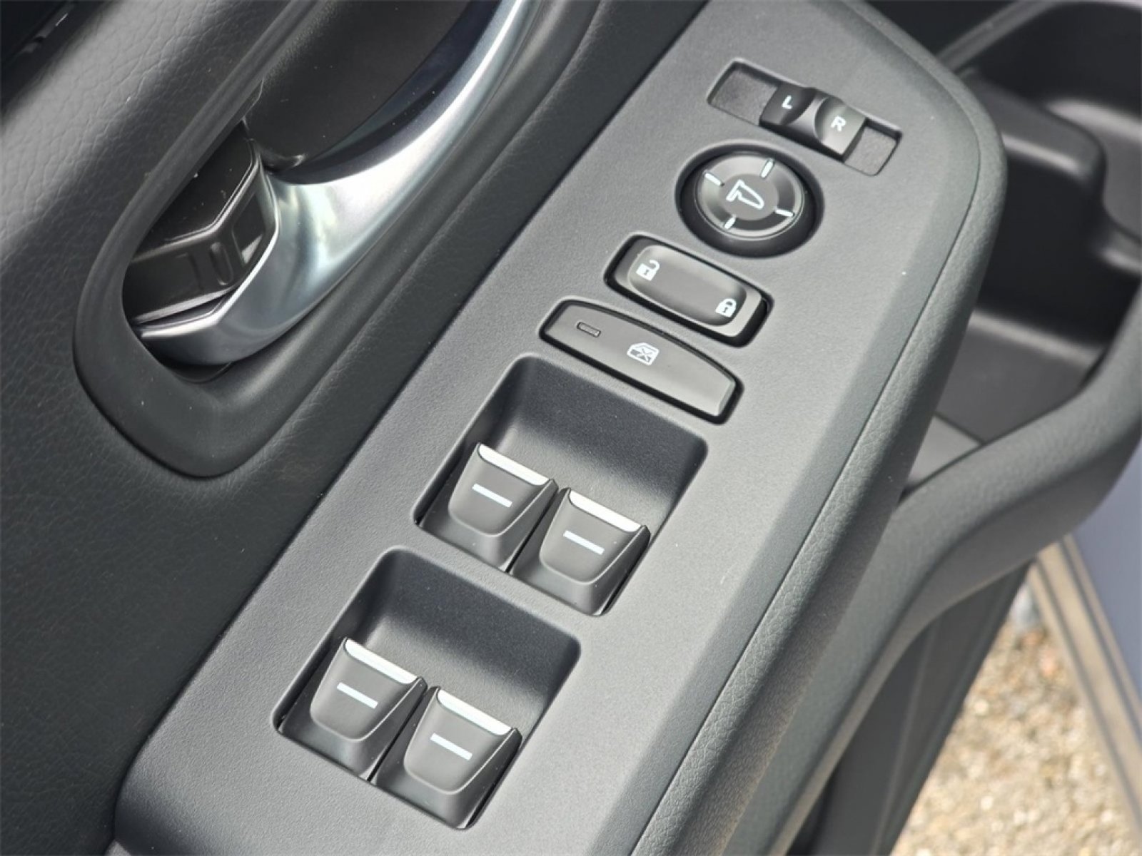 New 2025 Honda Pilot Touring image 29