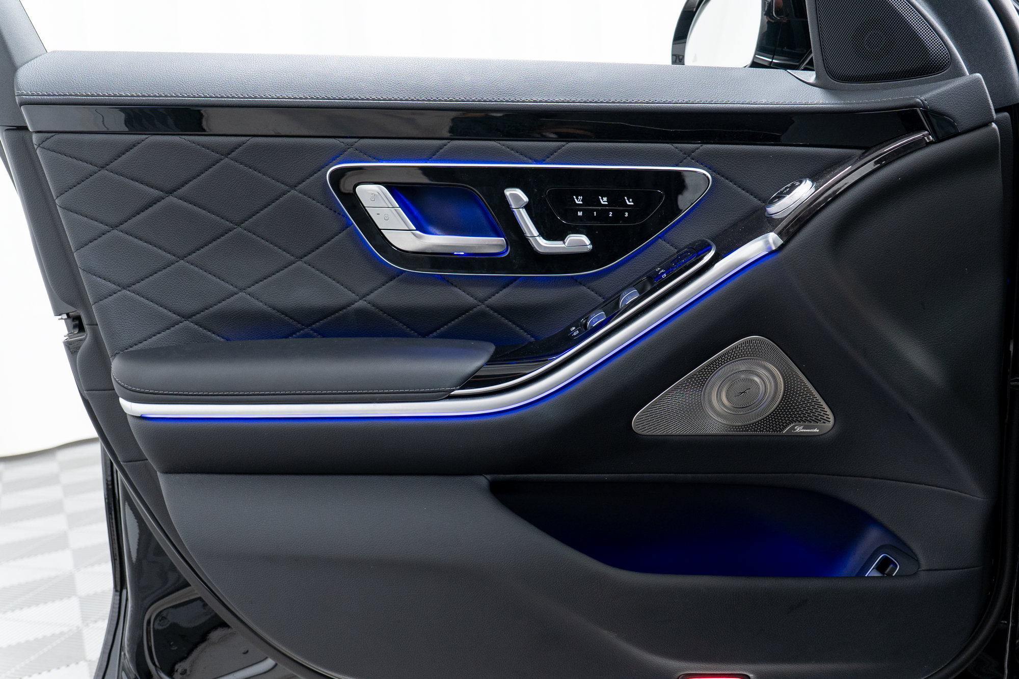Certified 2023 Mercedes-Benz S 500 4MATIC w/ 3D Technology Package image 10