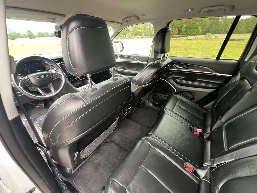 Used 2022 Jeep Grand Cherokee Limited image 17