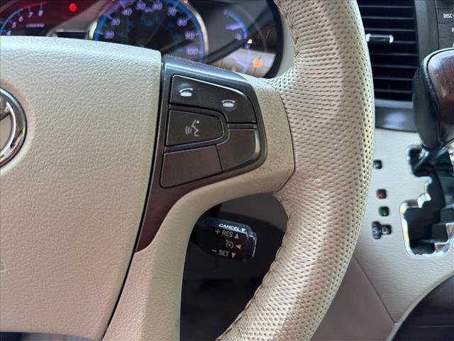 Used 2011 Toyota Sienna XLE w/ Premium Pkg FWD image 16