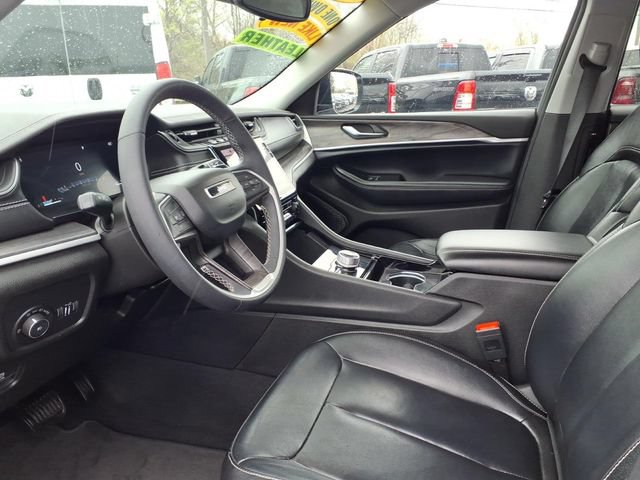 Certified 2023 Jeep Grand Cherokee L Limited AWD/4WD image 16
