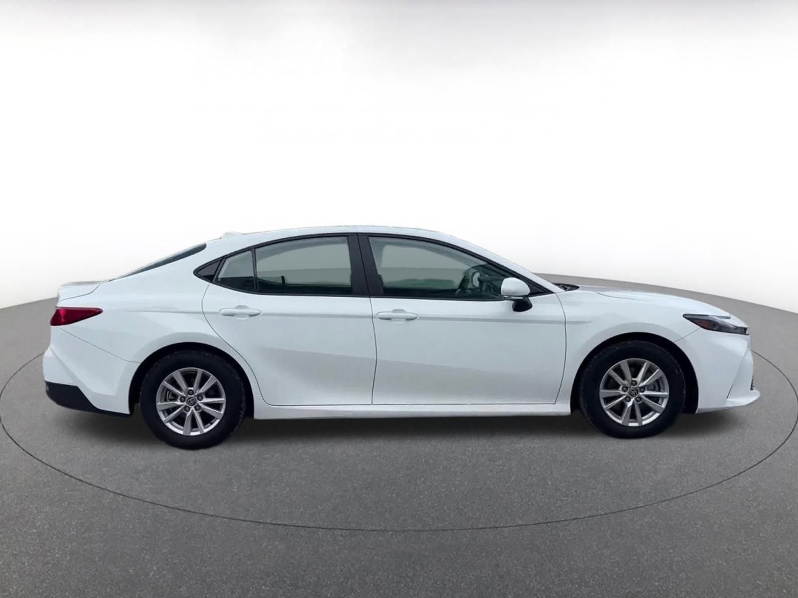 Used 2025 Toyota Camry LE image 16