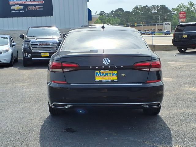 Used 2021 Volkswagen Passat 2.0T SE FWD image 6