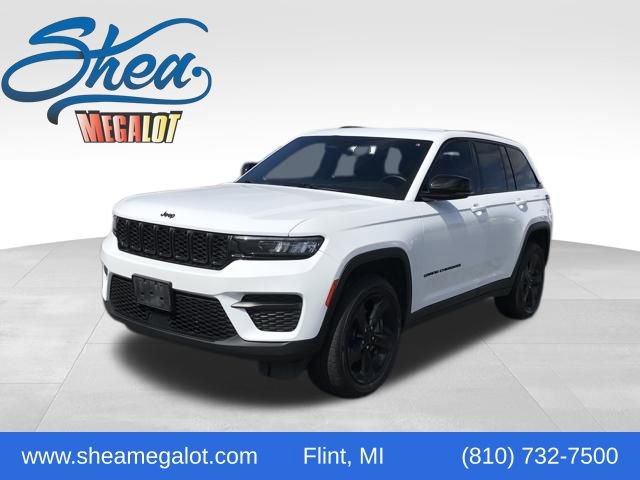 Used 2023 Jeep Grand Cherokee Altitude AWD/4WD image 1