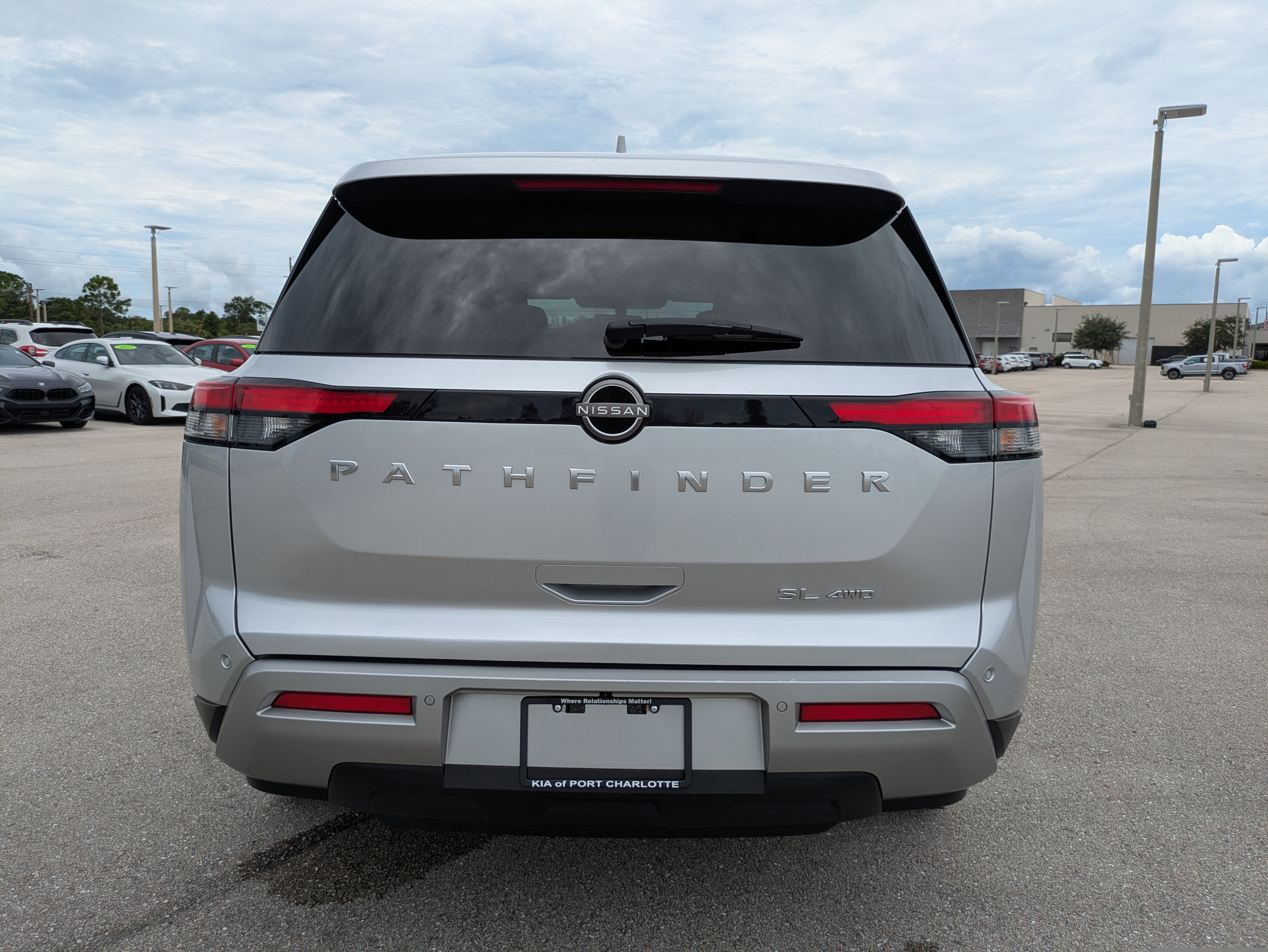 Used 2025 Nissan Pathfinder SL AWD/4WD image 5