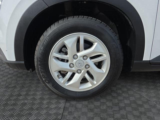 Used 2021 Hyundai Venue SE image 33