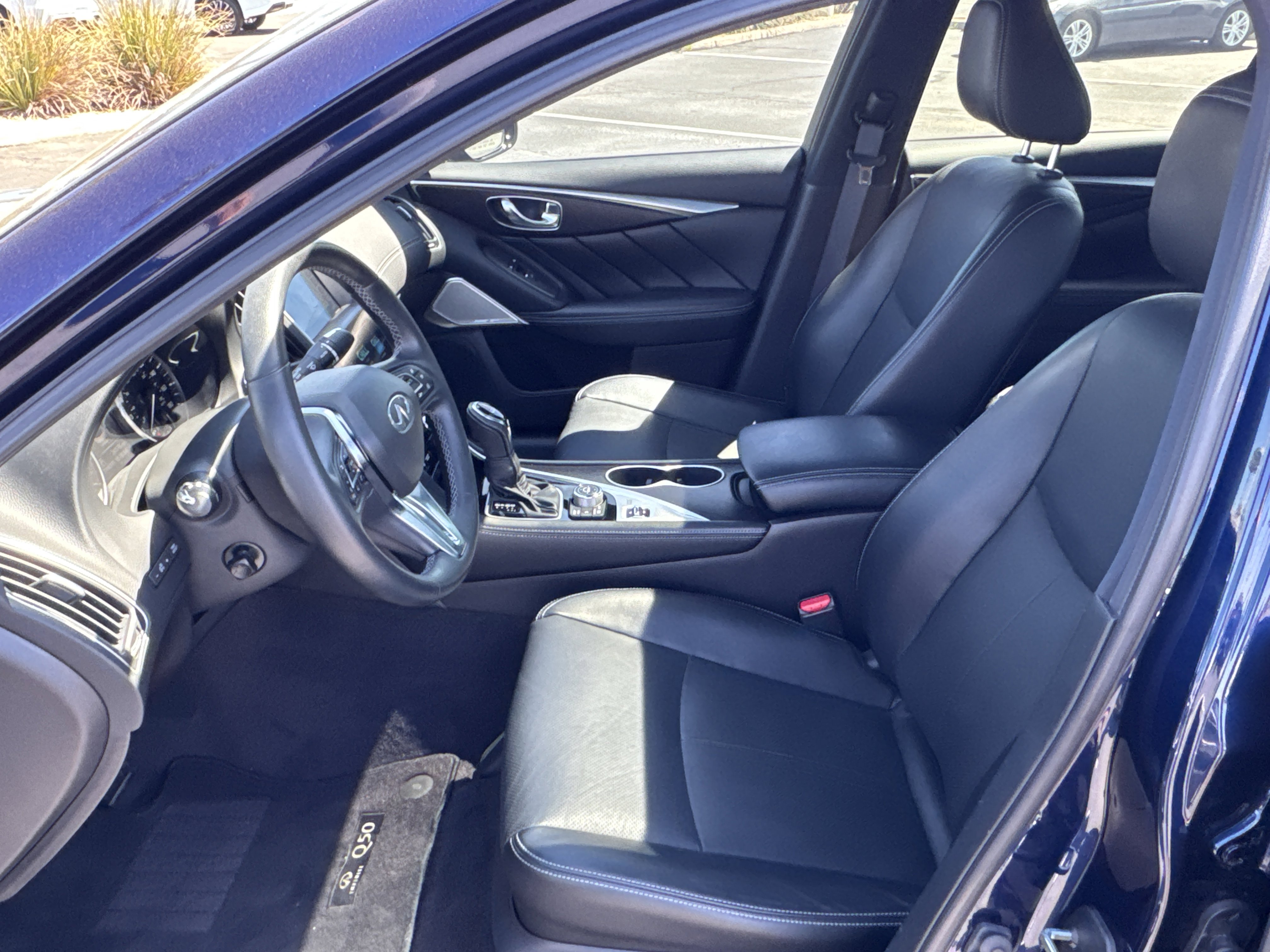 Used 2023 INFINITI Q50 Sensory image 10