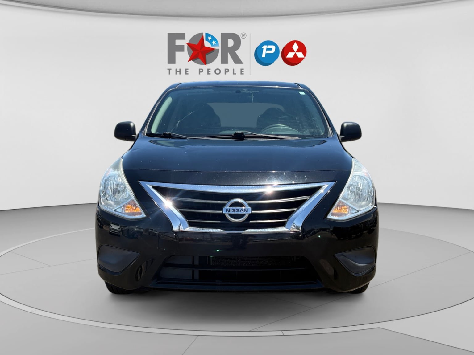 Used 2015 Nissan Versa S FWD image 8
