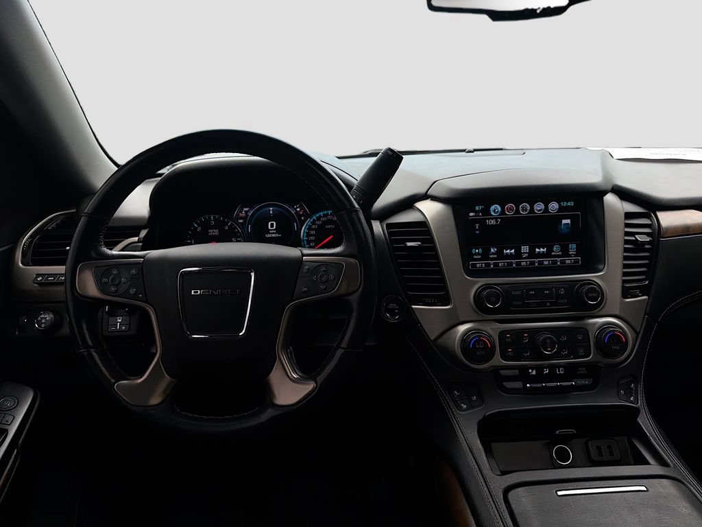 Used 2019 GMC Yukon Denali w/ Denali Ultimate Package AWD/4WD image 24