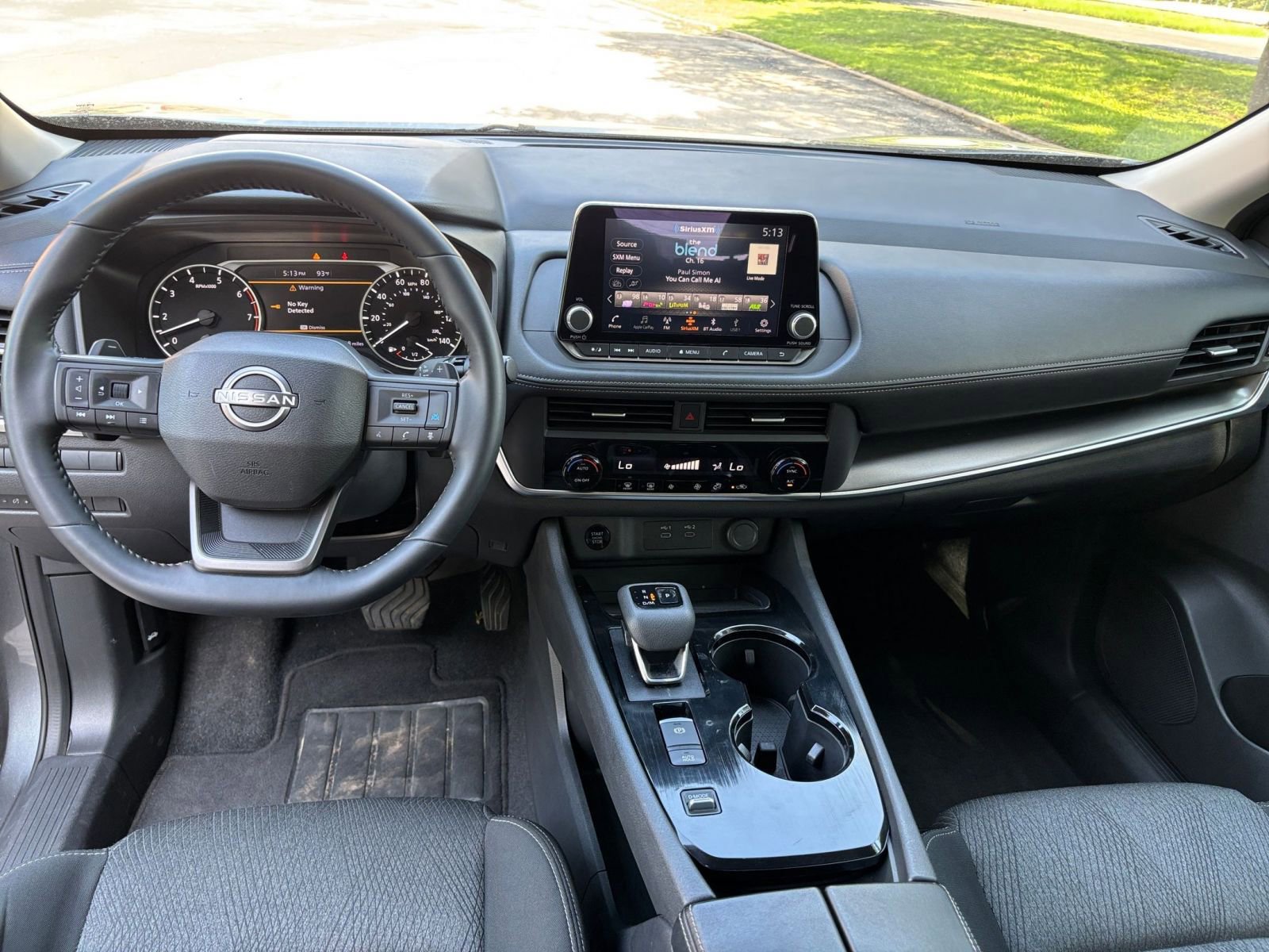 Used 2025 Nissan Rogue SV FWD image 28