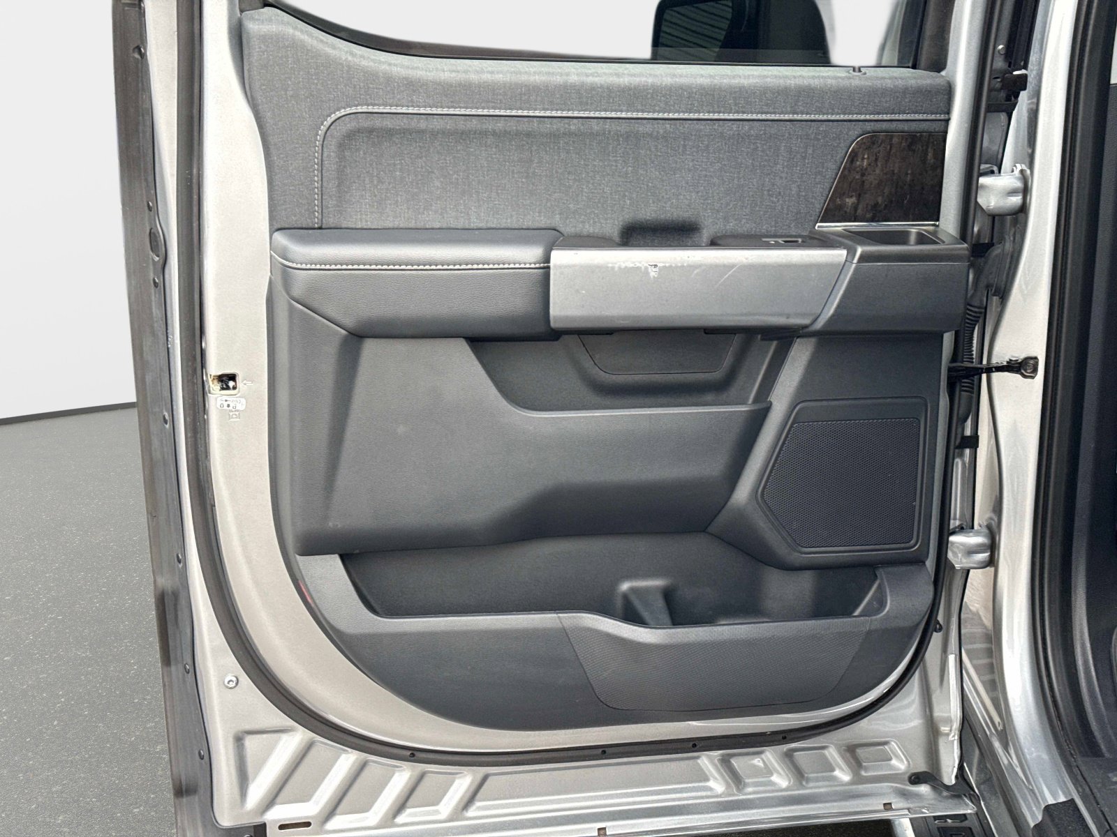 Used 2022 Ford F150 Lariat image 15