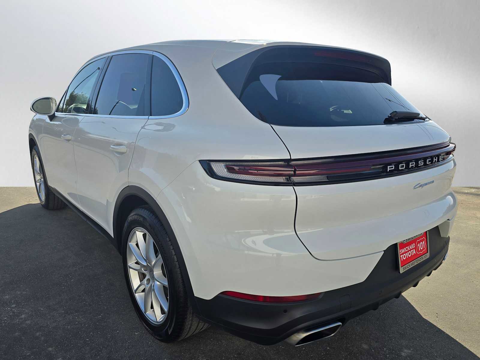 Used 2024 Porsche Cayenne image 5