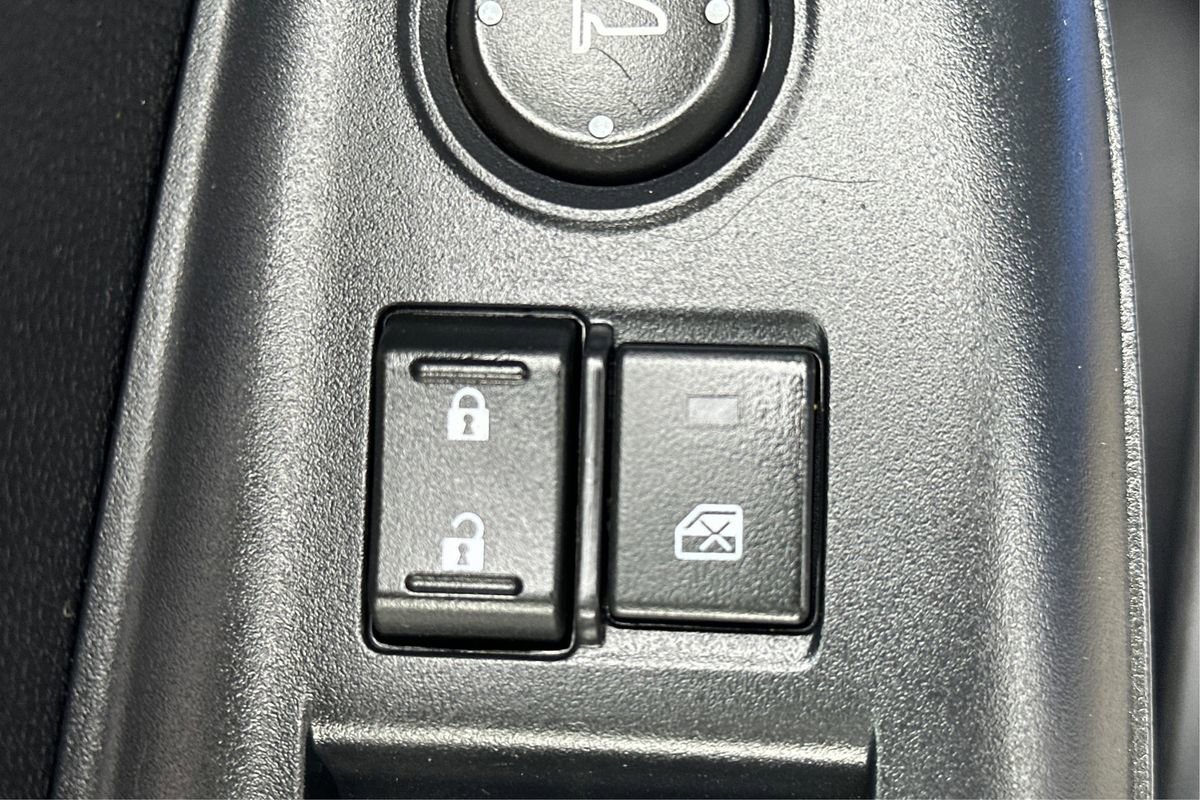 Used 2018 Honda Fit LX image 33