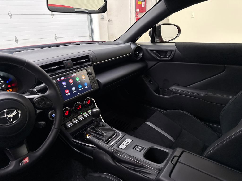 Used 2025 Toyota GR86 Premium w/ ALL Weather Mat Package (TMS) RWD image 15