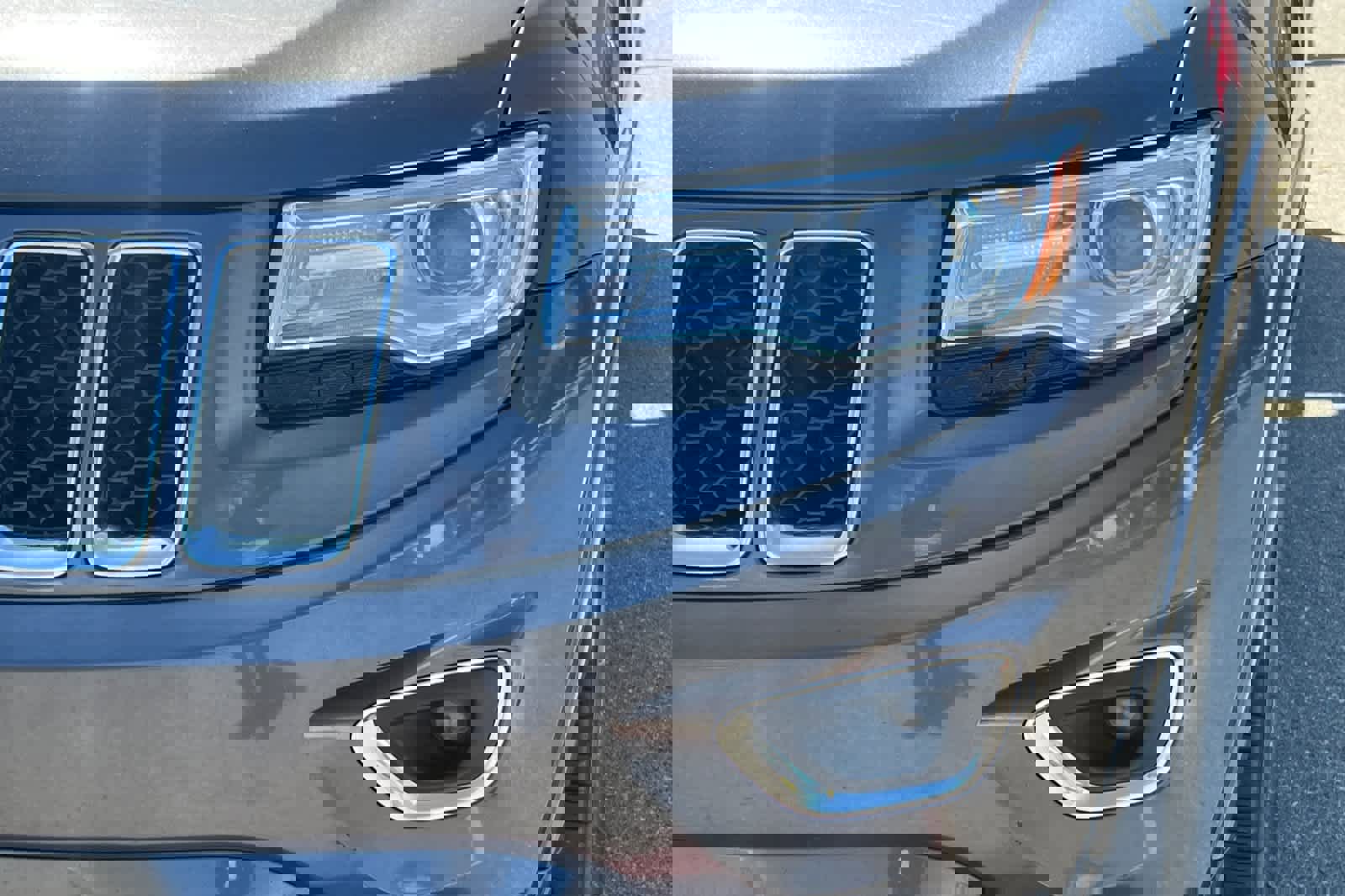 Used 2014 Jeep Grand Cherokee Overland w/ Advanced Technology Group image 11