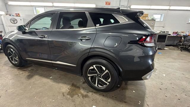 Used 2023 Kia Sportage LX FWD image 3