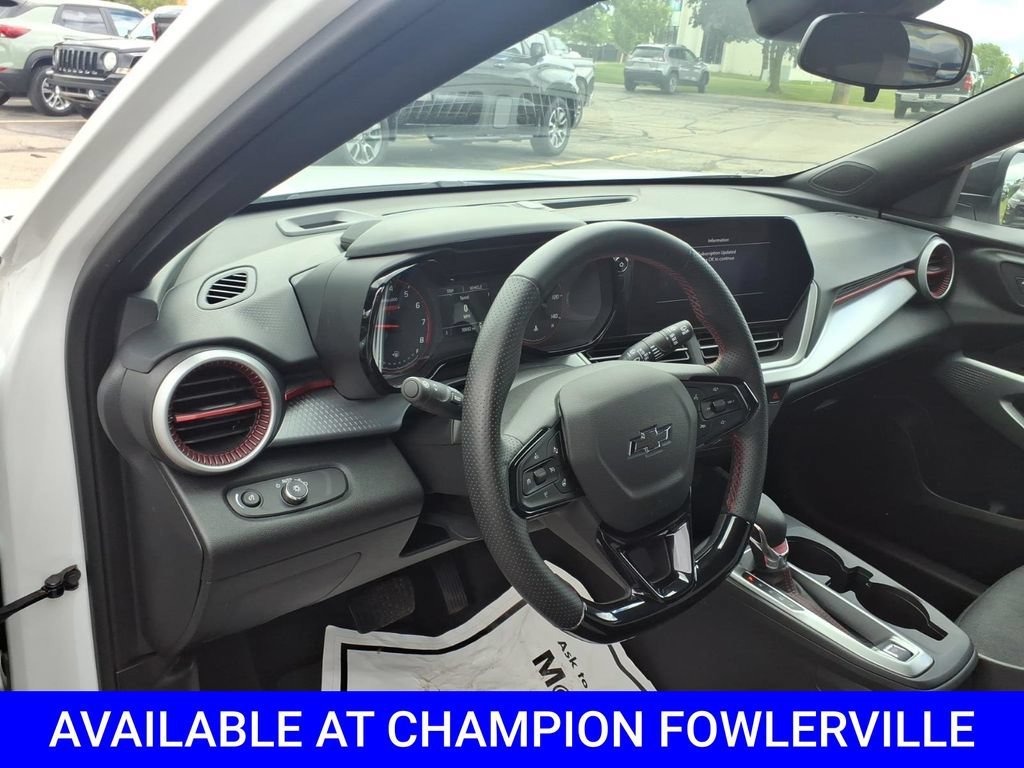 Used 2024 Chevrolet Trax RS w/ Driver Confidence Package FWD image 14
