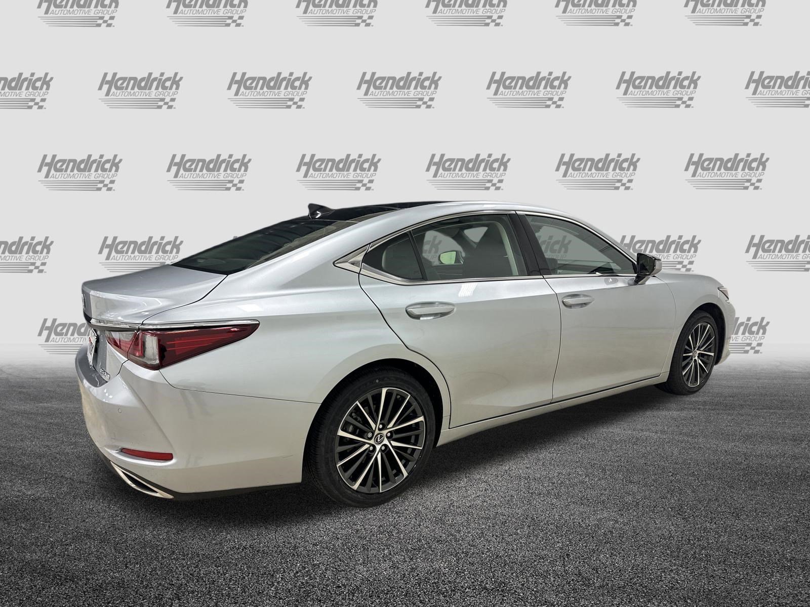 Used 2023 Lexus ES 350 w/ Premium Package FWD image 10