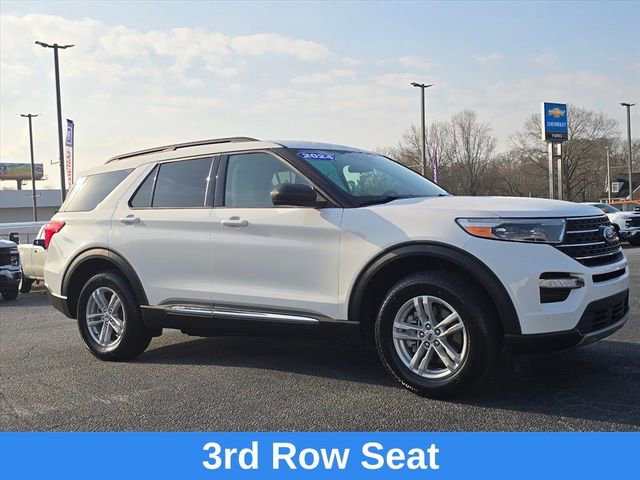 Used 2024 Ford Explorer XLT w/ Equipment Group 202A image 2