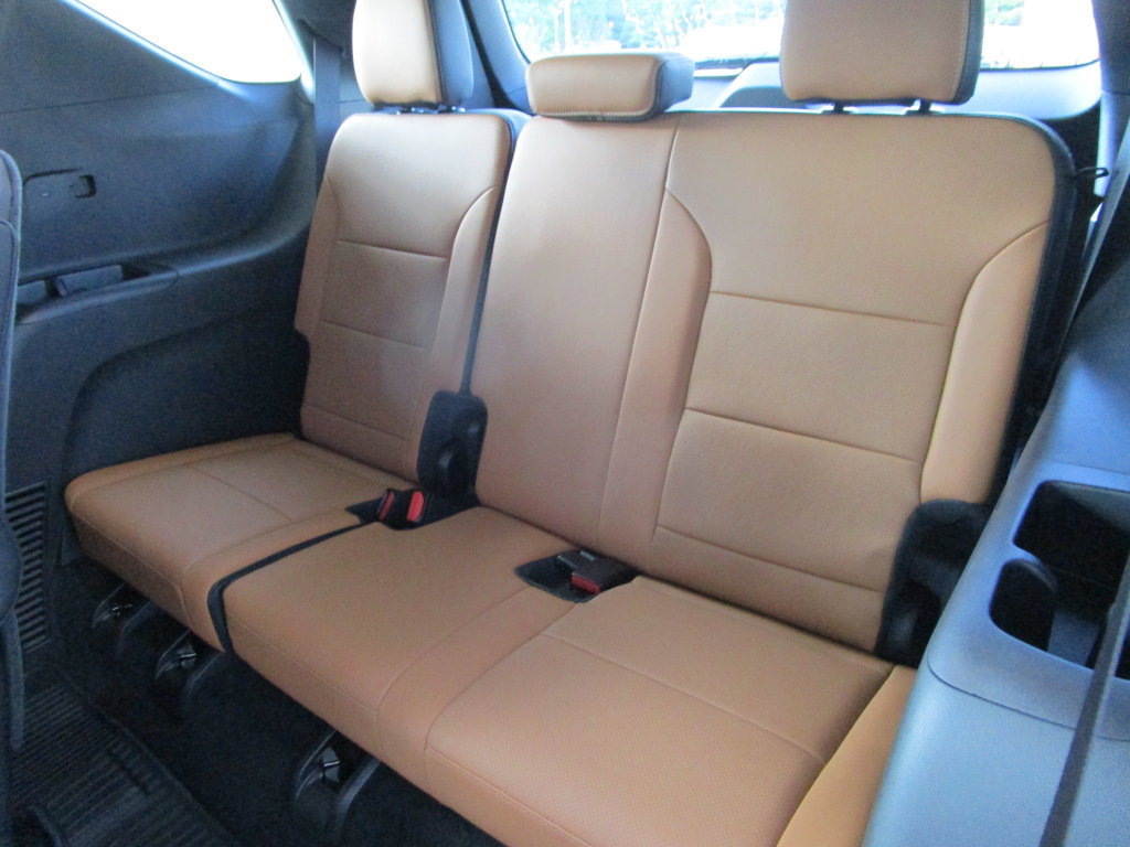 New 2027 Chevrolet Traverse Z71 w/ LPO, Floor Liner Package AWD/4WD image 16