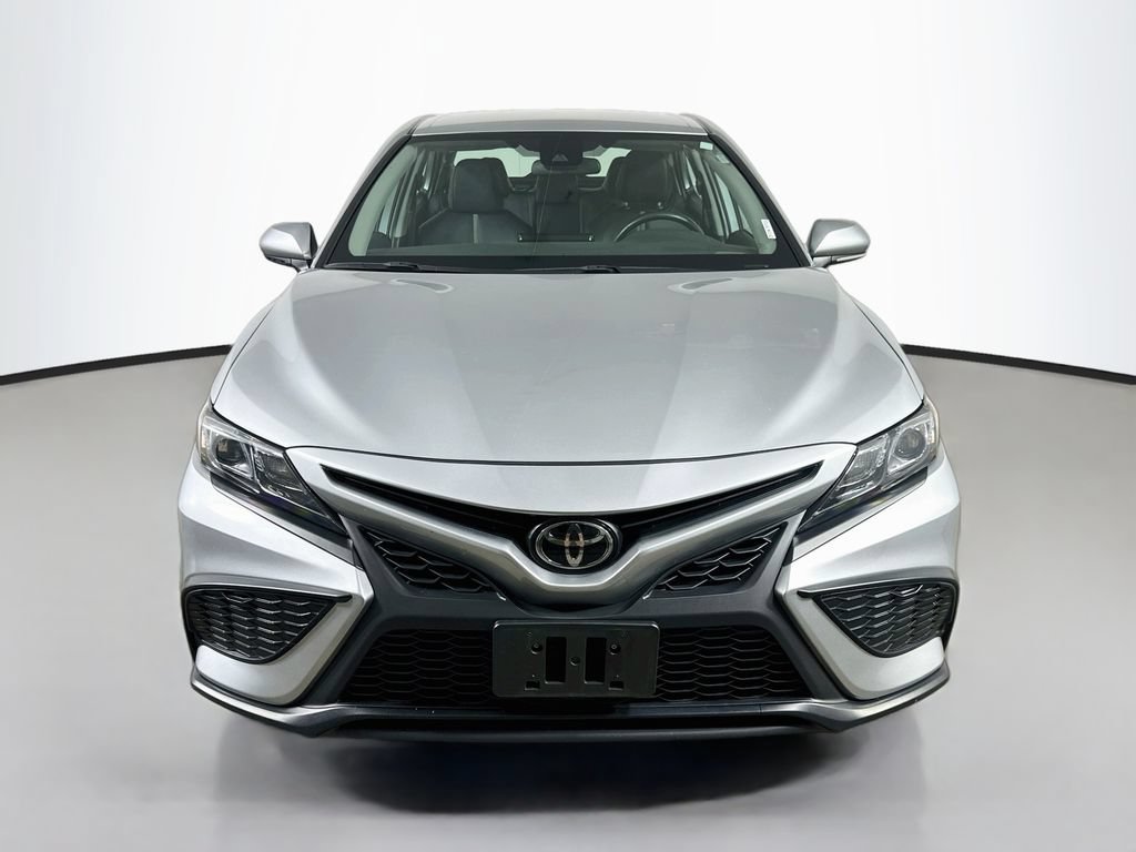 Used 2024 Toyota Camry SE FWD image 2