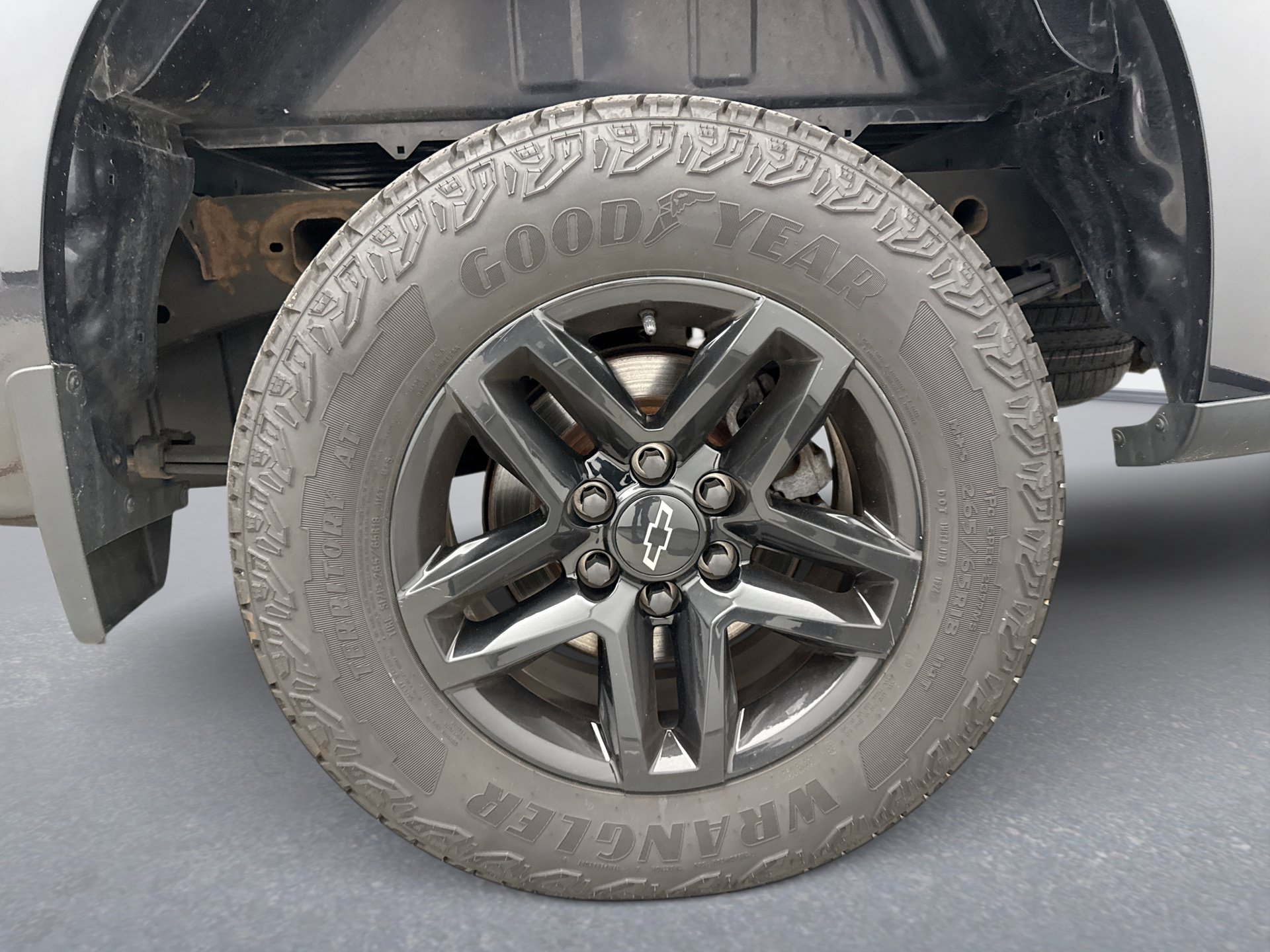 Used 2022 Chevrolet Silverado 1500 LT AWD/4WD image 24