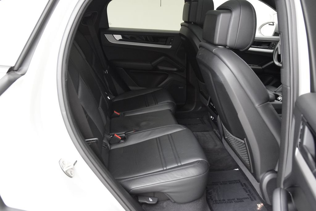 Used 2024 Porsche Cayenne Coupe AWD/4WD image 20