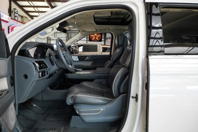 Used 2020 Lincoln Navigator Black Label image 6