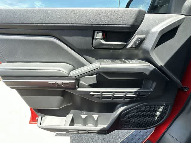 Used 2025 Toyota 4Runner TRD Off-Road Premium AWD/4WD image 17