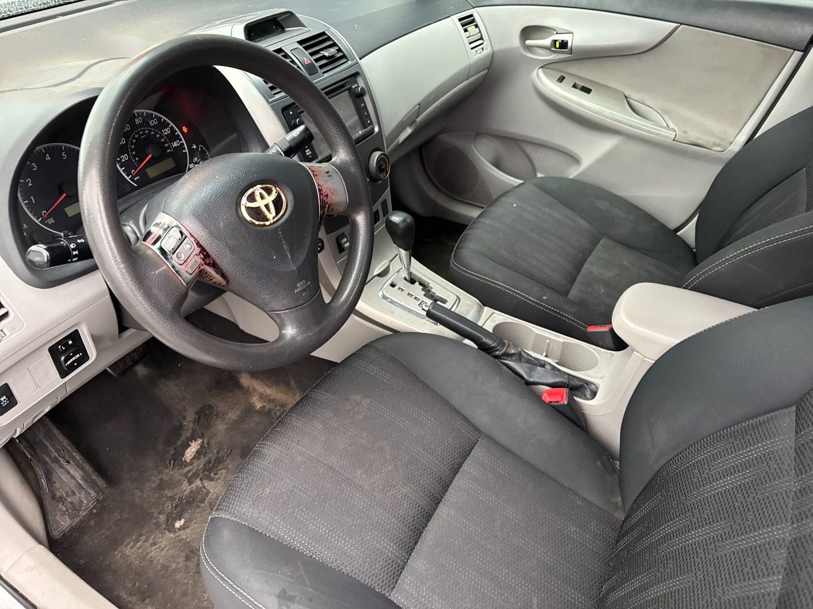 Used 2013 Toyota Corolla LE image 9