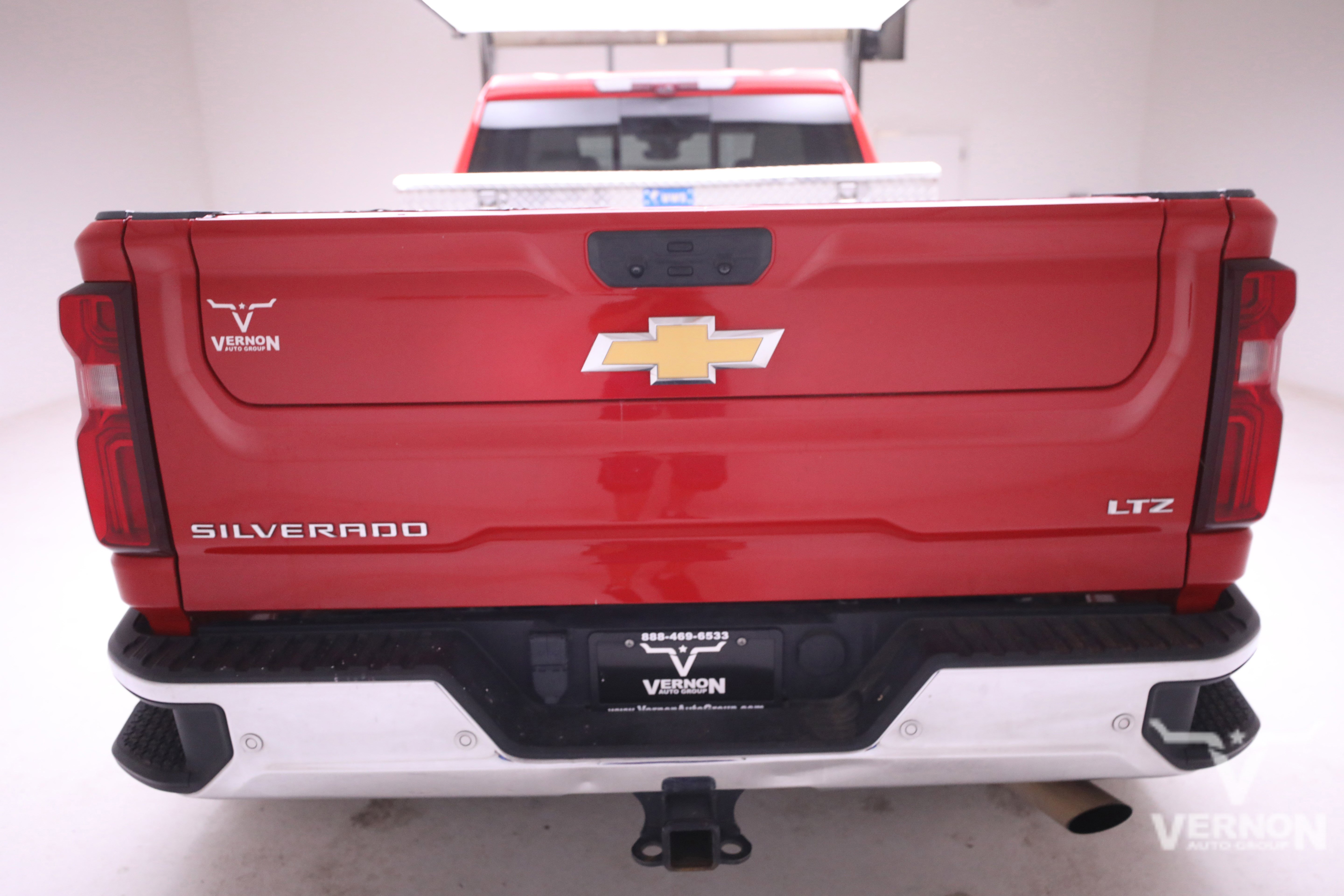 Used 2024 Chevrolet Silverado 3500 LTZ w/ LTZ Convenience Package image 4