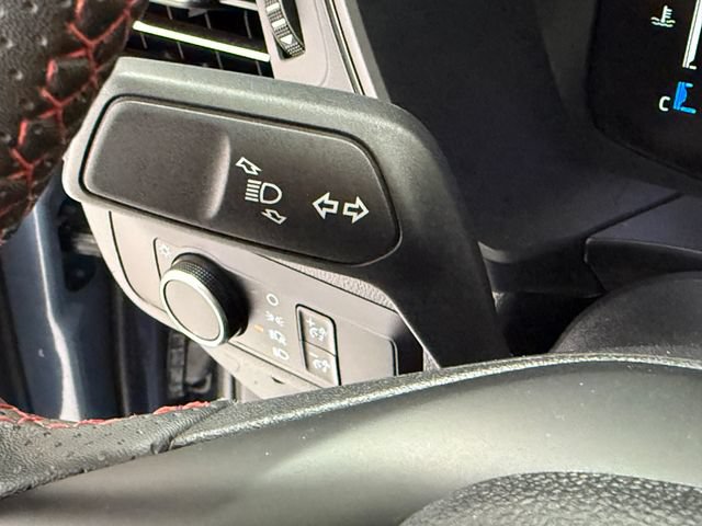 Used 2025 Ford Escape ST-Line w/ Tech Pack #1 FWD image 14