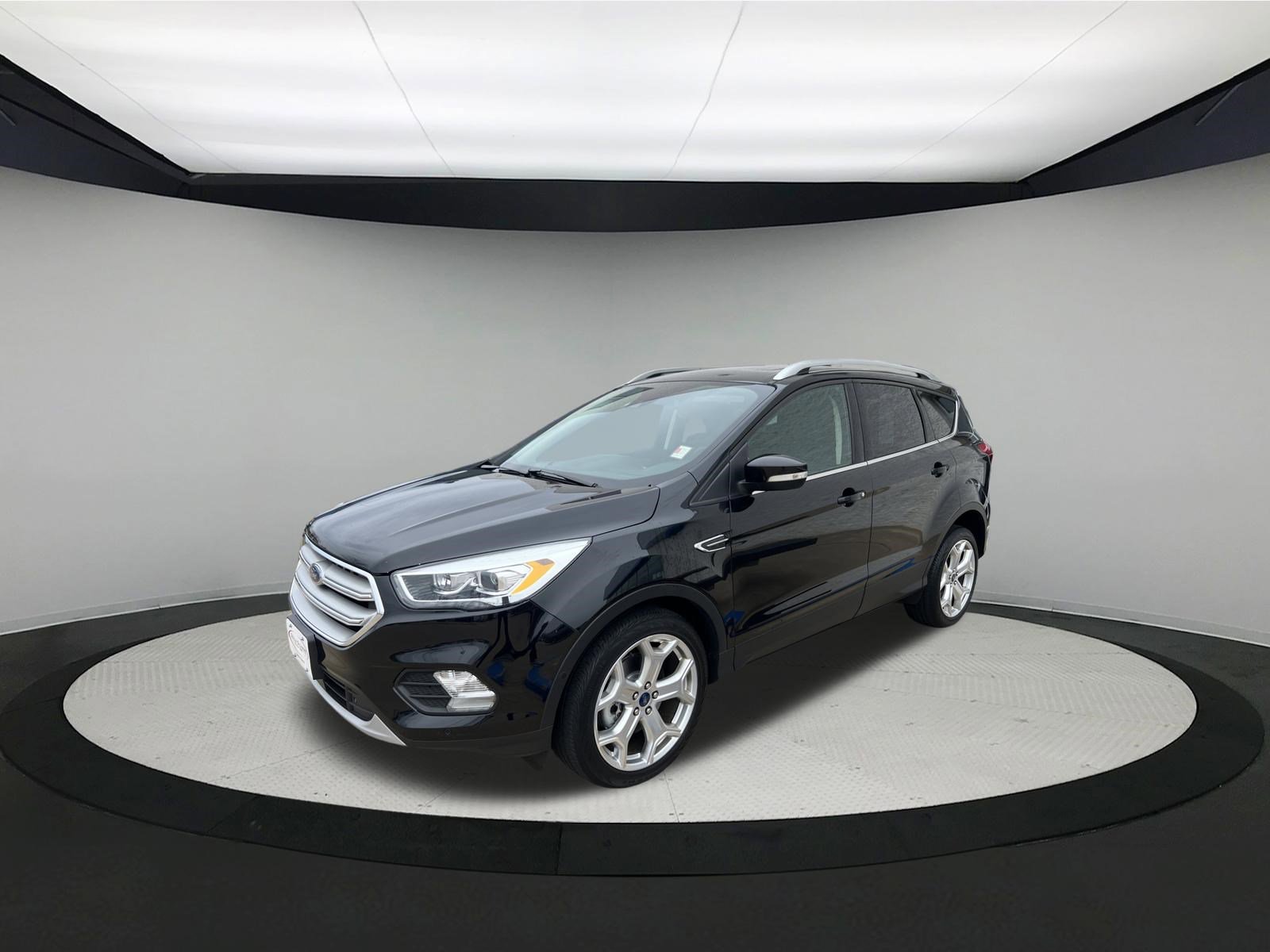 Used 2019 Ford Escape Titanium image 1