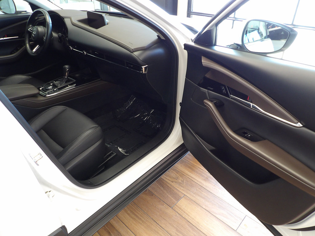 Certified 2023 MAZDA CX-30 AWD 2.5 S w/ Premium Package image 12