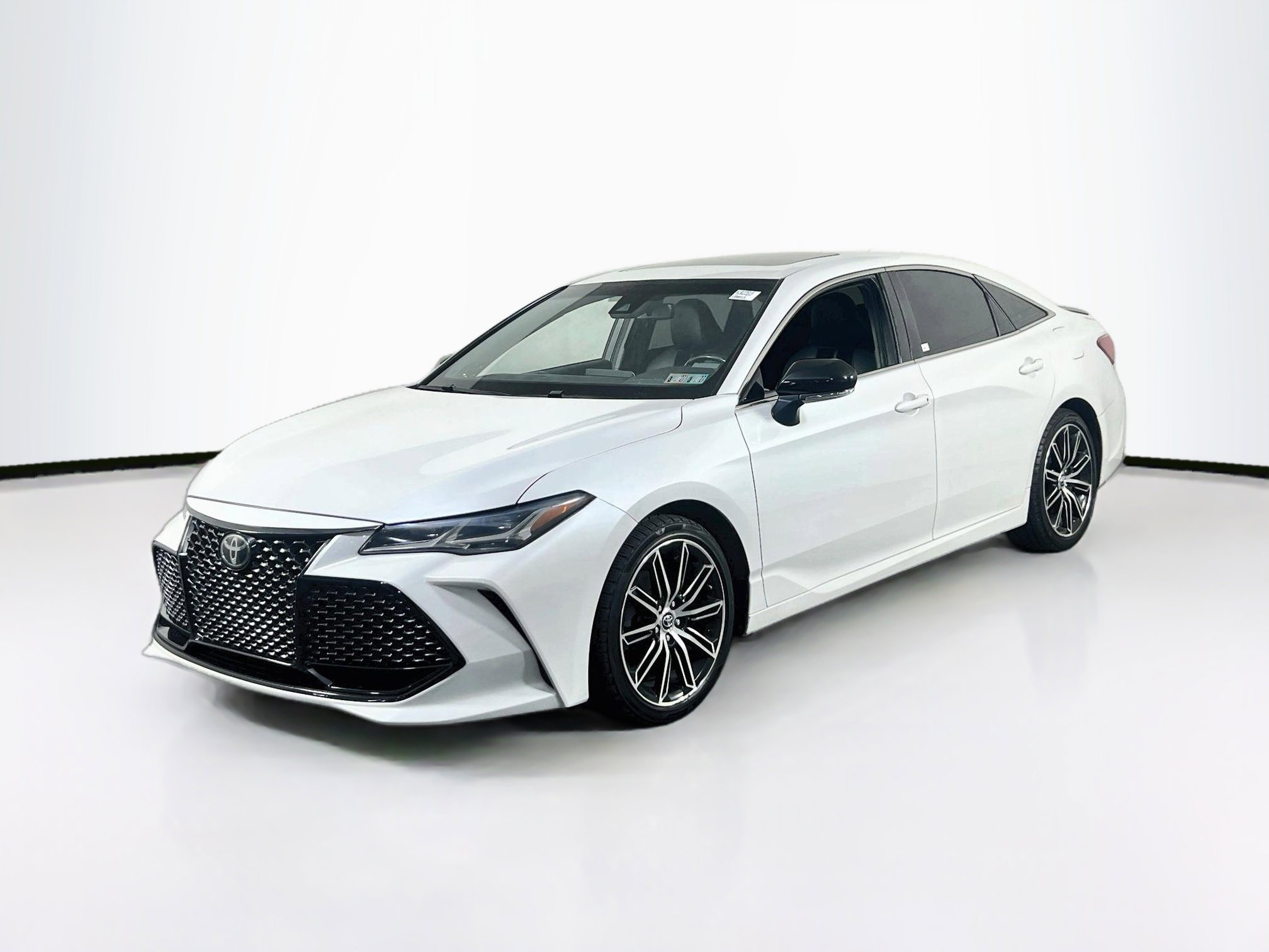 Used 2019 Toyota Avalon Touring w/ All Weather Liner Package FWD image 1