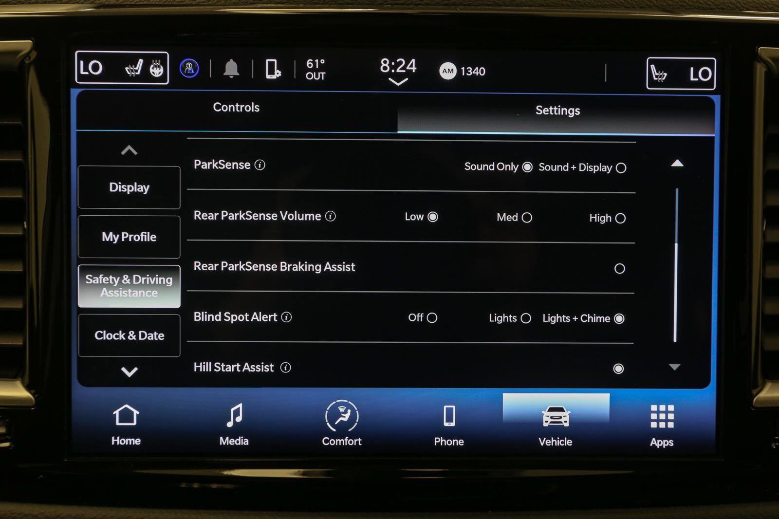 Used 2024 Chrysler Pacifica Touring-L image 26