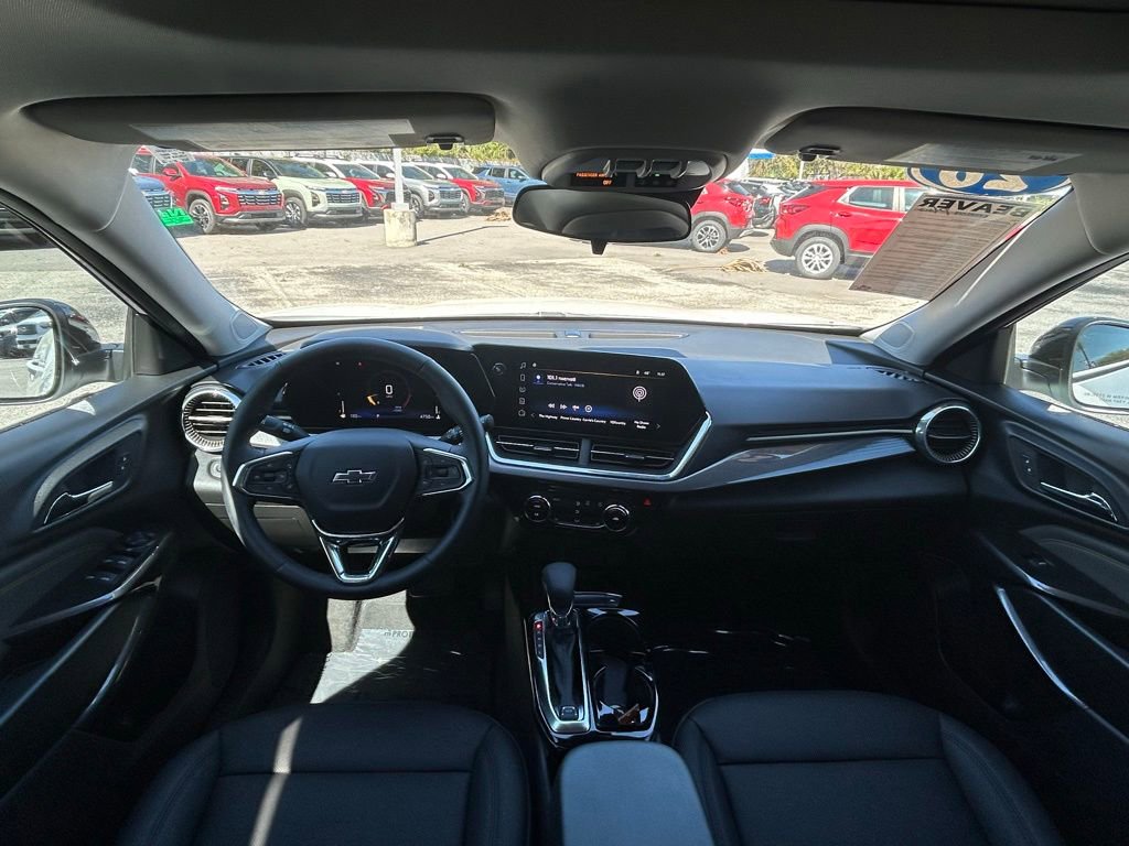 Used 2026 Chevrolet Trax ACTIV w/ Sunroof Package FWD image 21