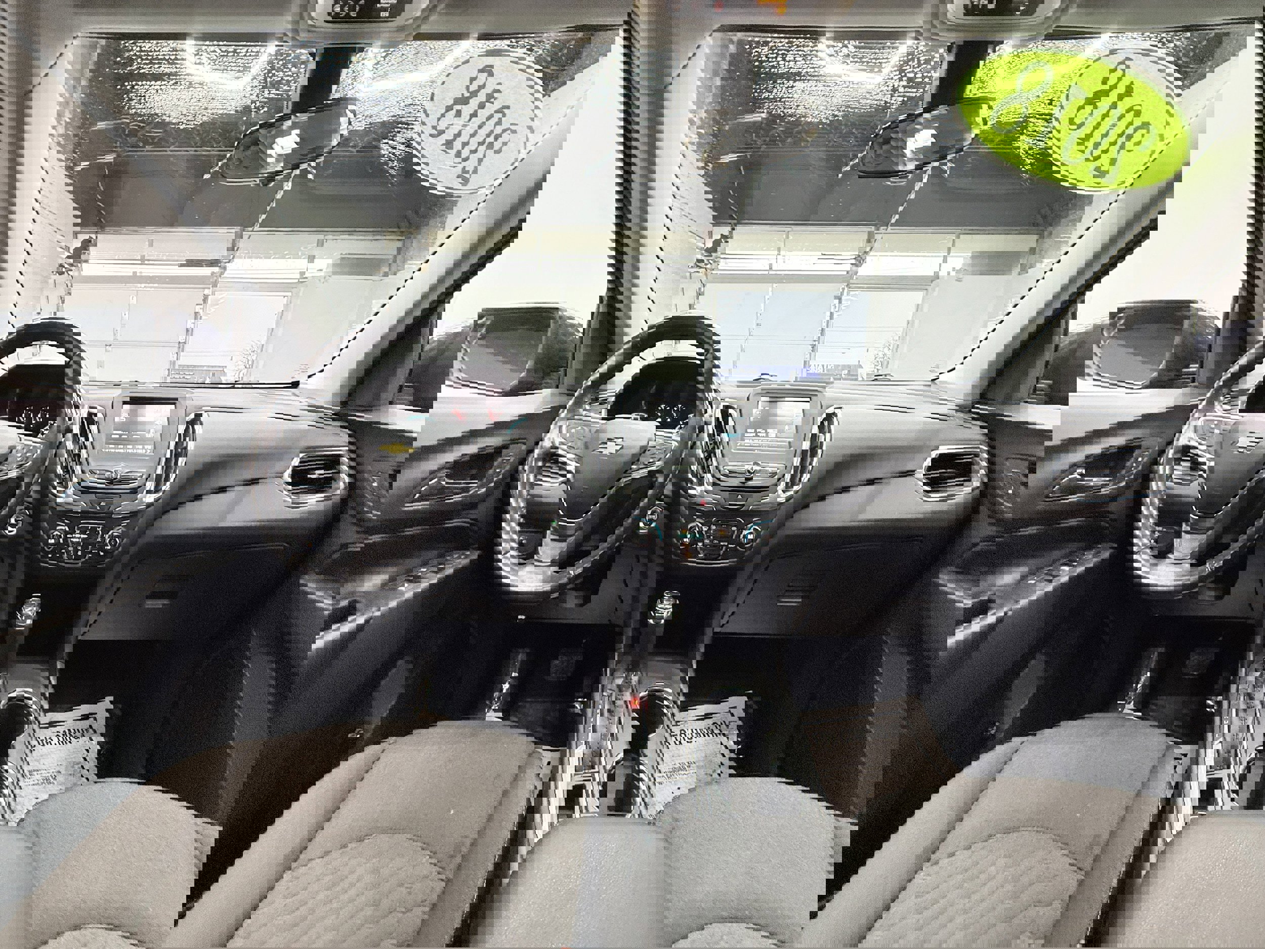 Used 2018 Chevrolet Equinox LT image 14