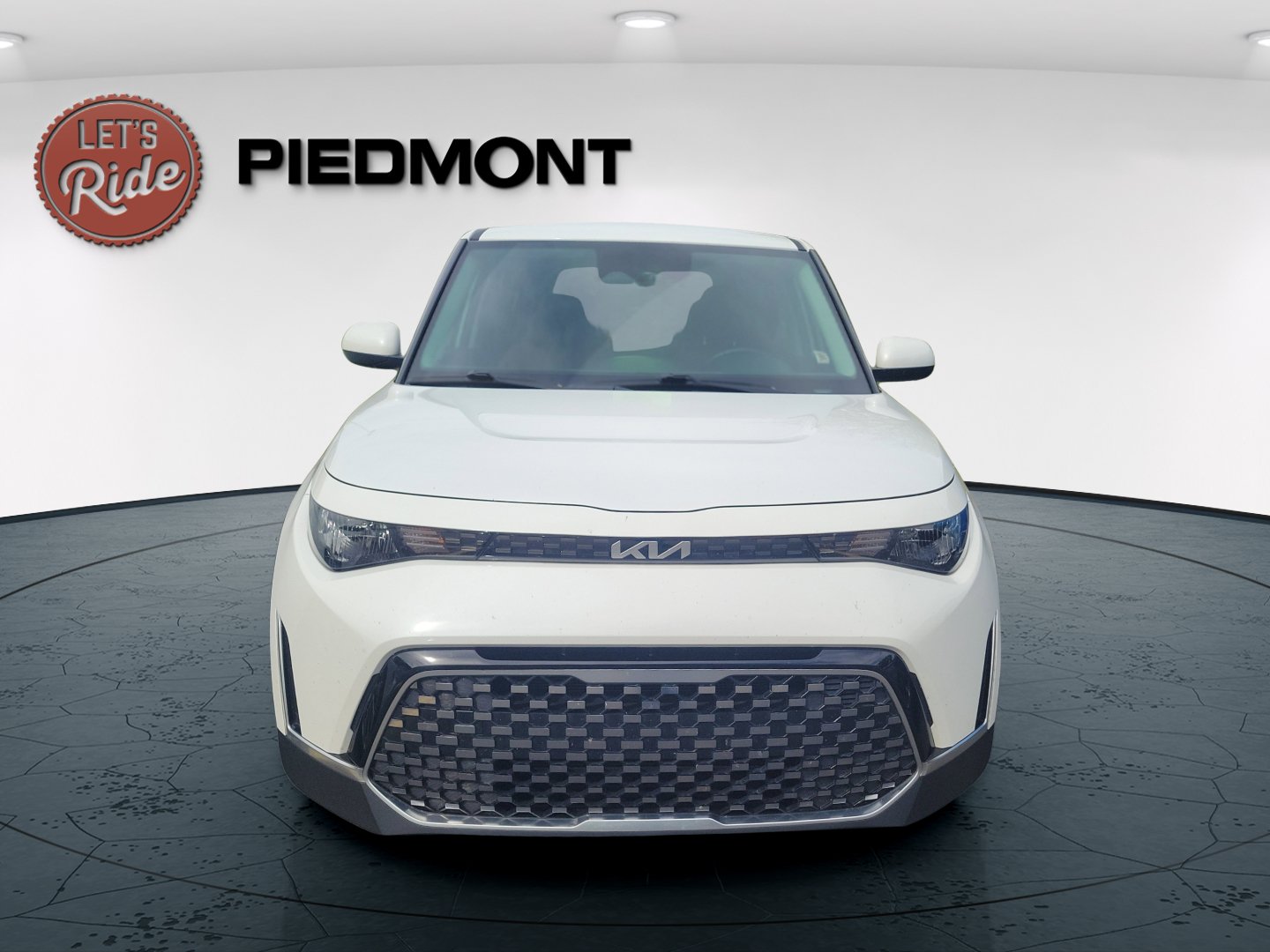 Used 2024 Kia Soul EX w/ Option Group 015 FWD image 2