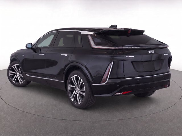 Used 2024 Cadillac Lyriq Tech w/ Driver Assist Package AWD/4WD image 3