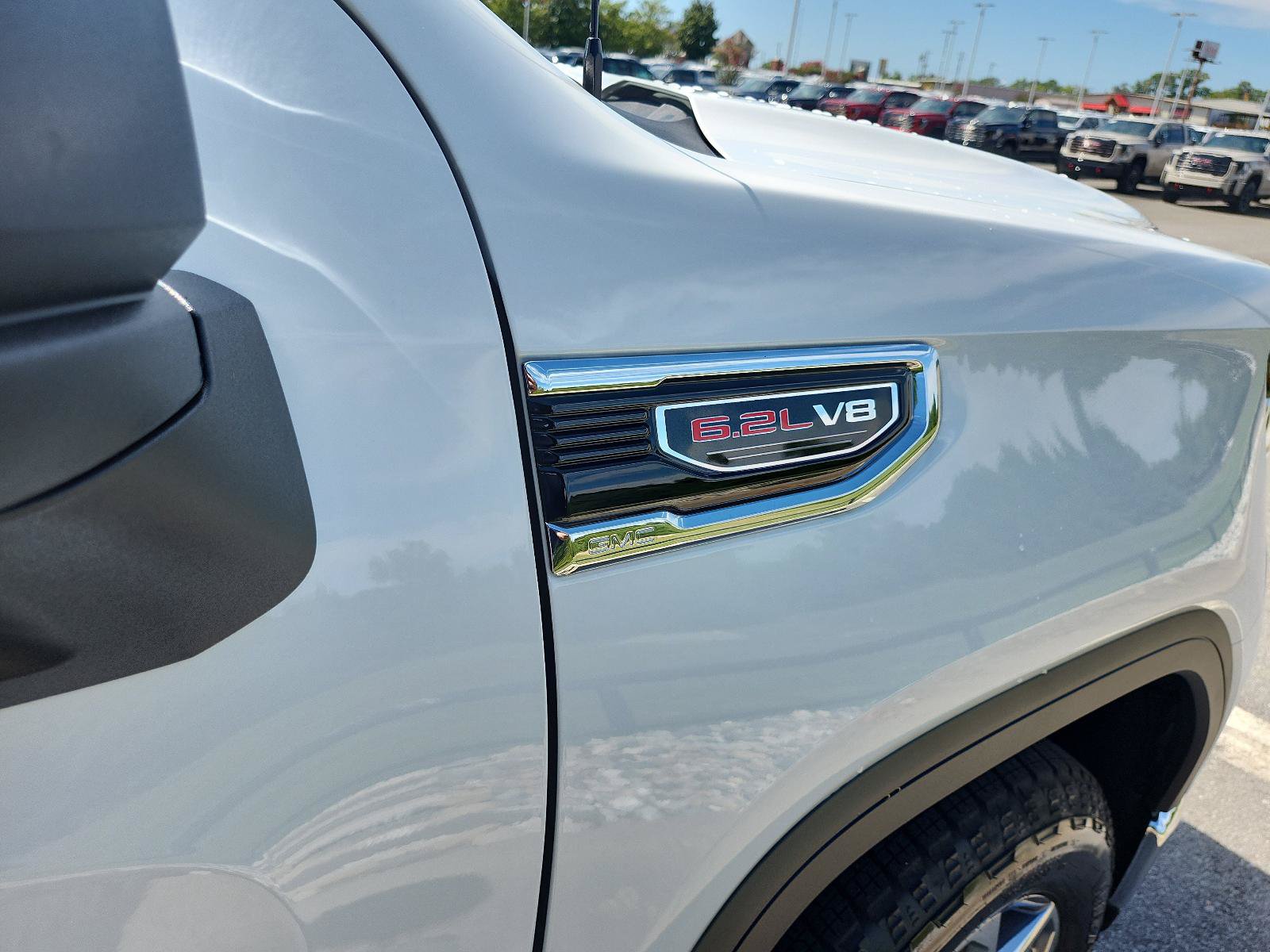 Used 2026 GMC Sierra 1500 SLT w/ SLT Premium Plus Package AWD/4WD image 9