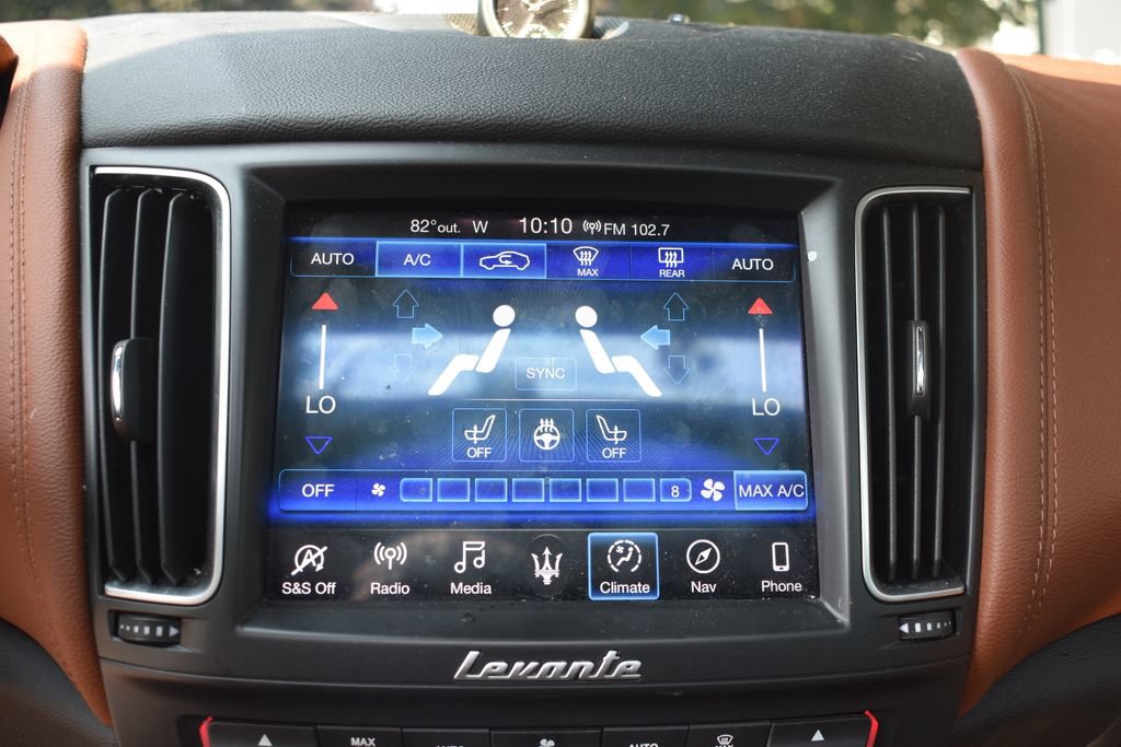 Used 2020 Maserati Levante AWD/4WD image 16