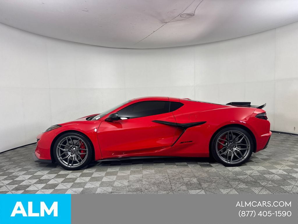 Used 2024 Chevrolet Corvette Z06 w/ Stealth Interior Trim Package RWD image 10