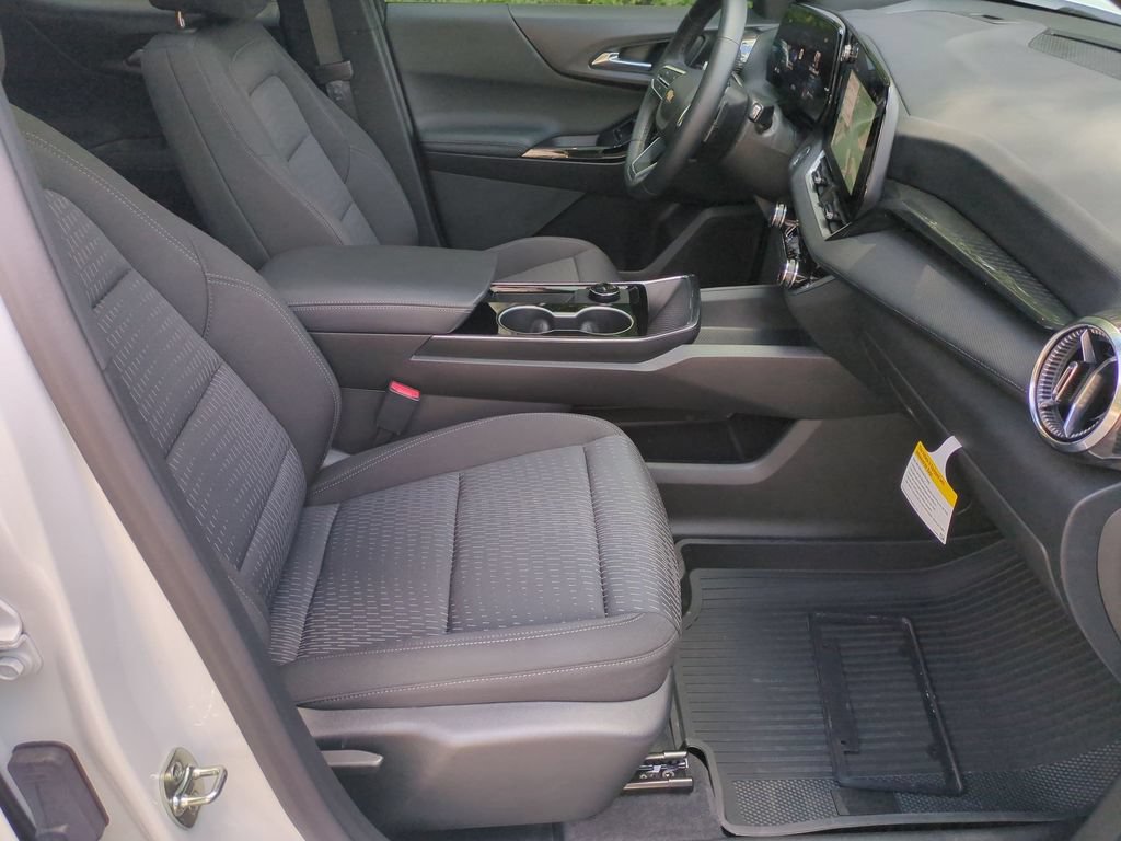 New 2026 Chevrolet Equinox LT w/ Safety and Technology Package FWD image 35