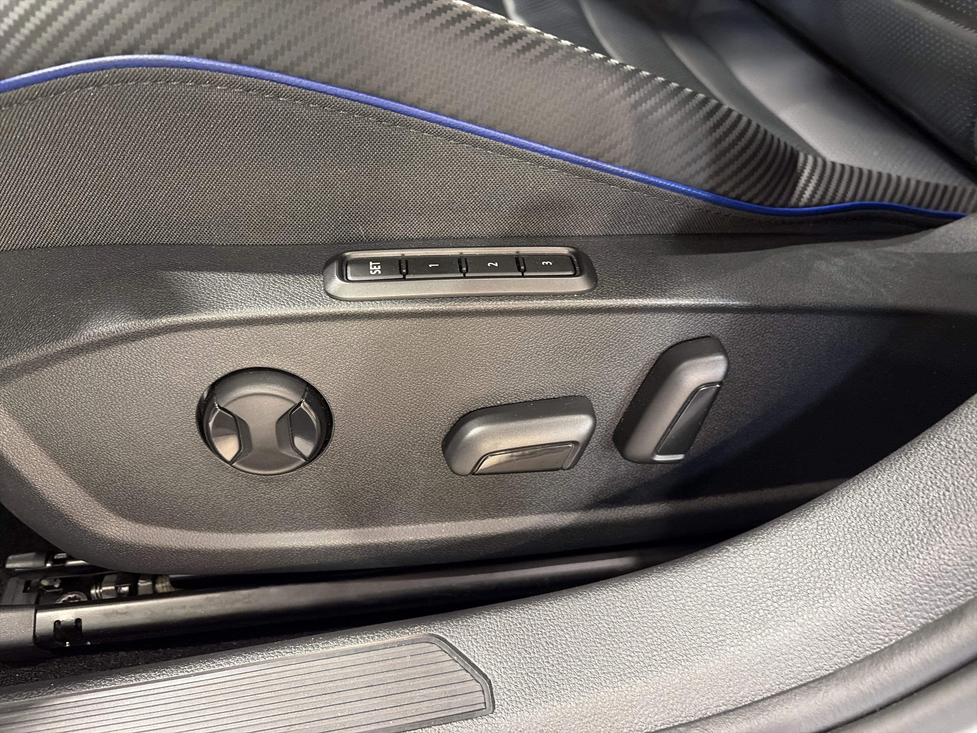 Certified 2024 Volkswagen Golf R image 11